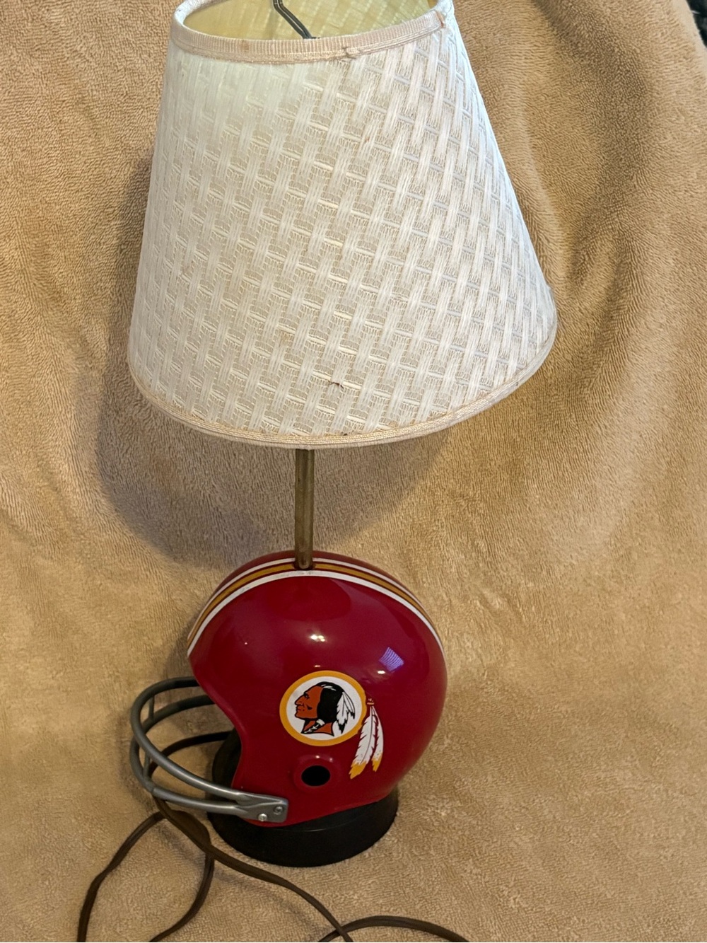 1973 Washington Redskins Helmet Lamp Pro Sports Marketing Inc Works 17" Tall VTG